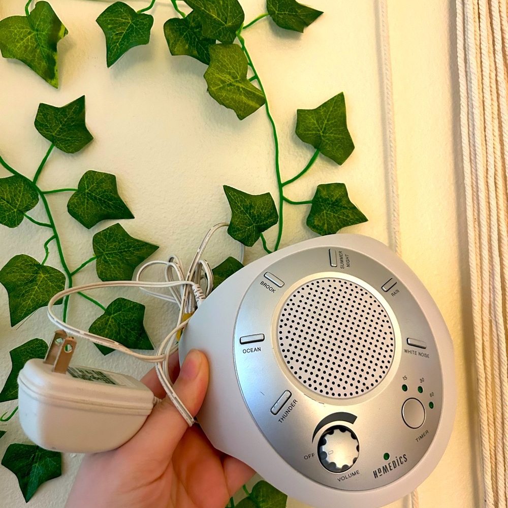 Homedics White Noise/Sound Machine With 6 Settings and Timer